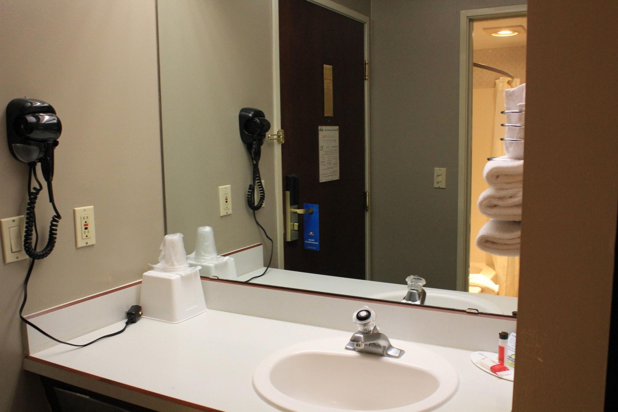 Days Inn By Wyndham Seatac Airport Esterno foto