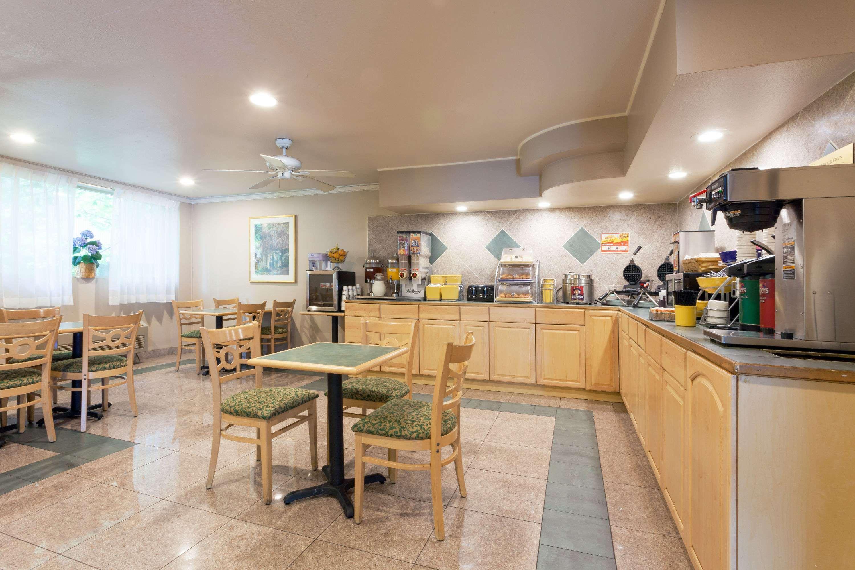 Days Inn By Wyndham Seatac Airport Esterno foto