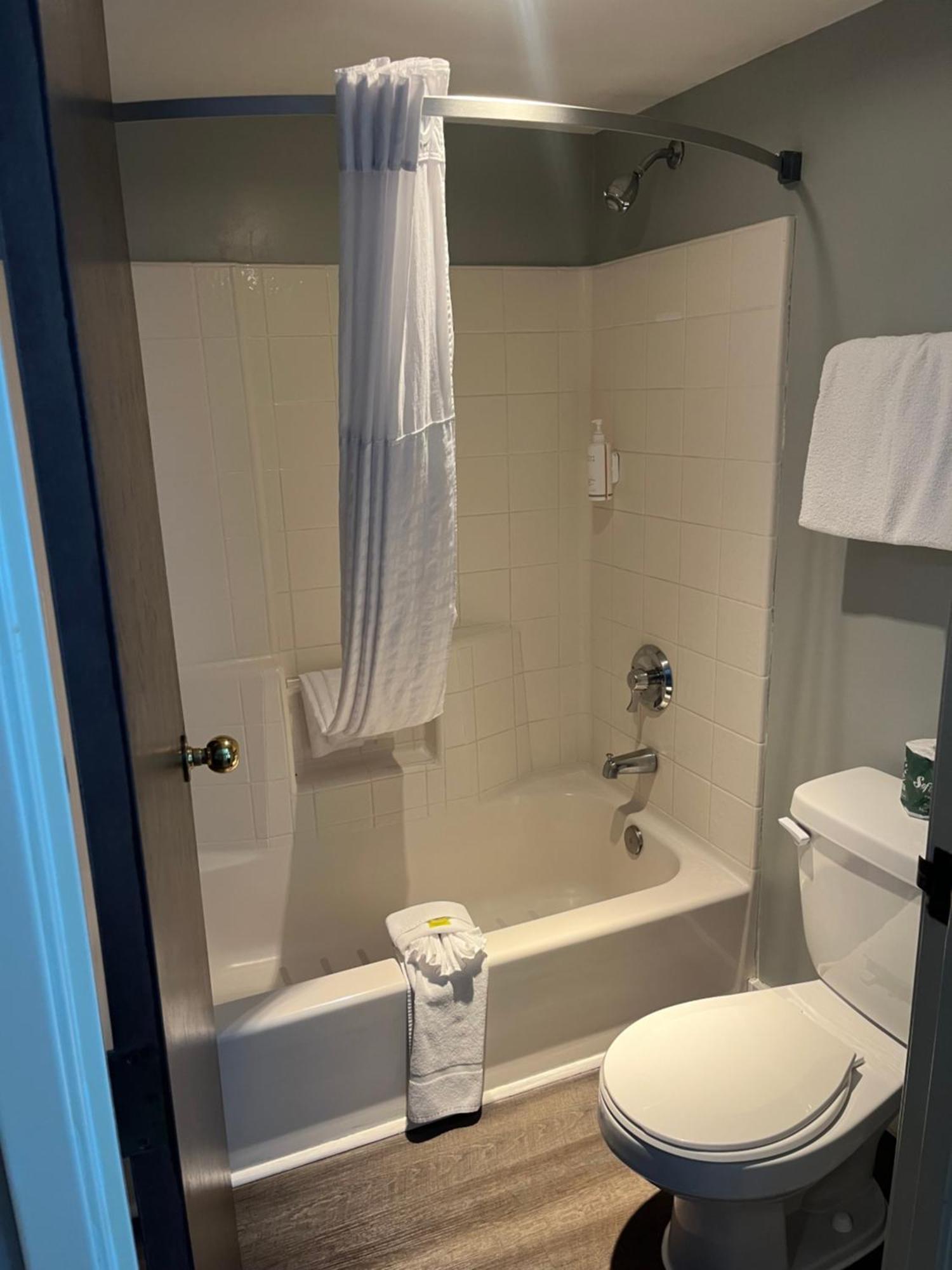 Days Inn By Wyndham Seatac Airport Esterno foto